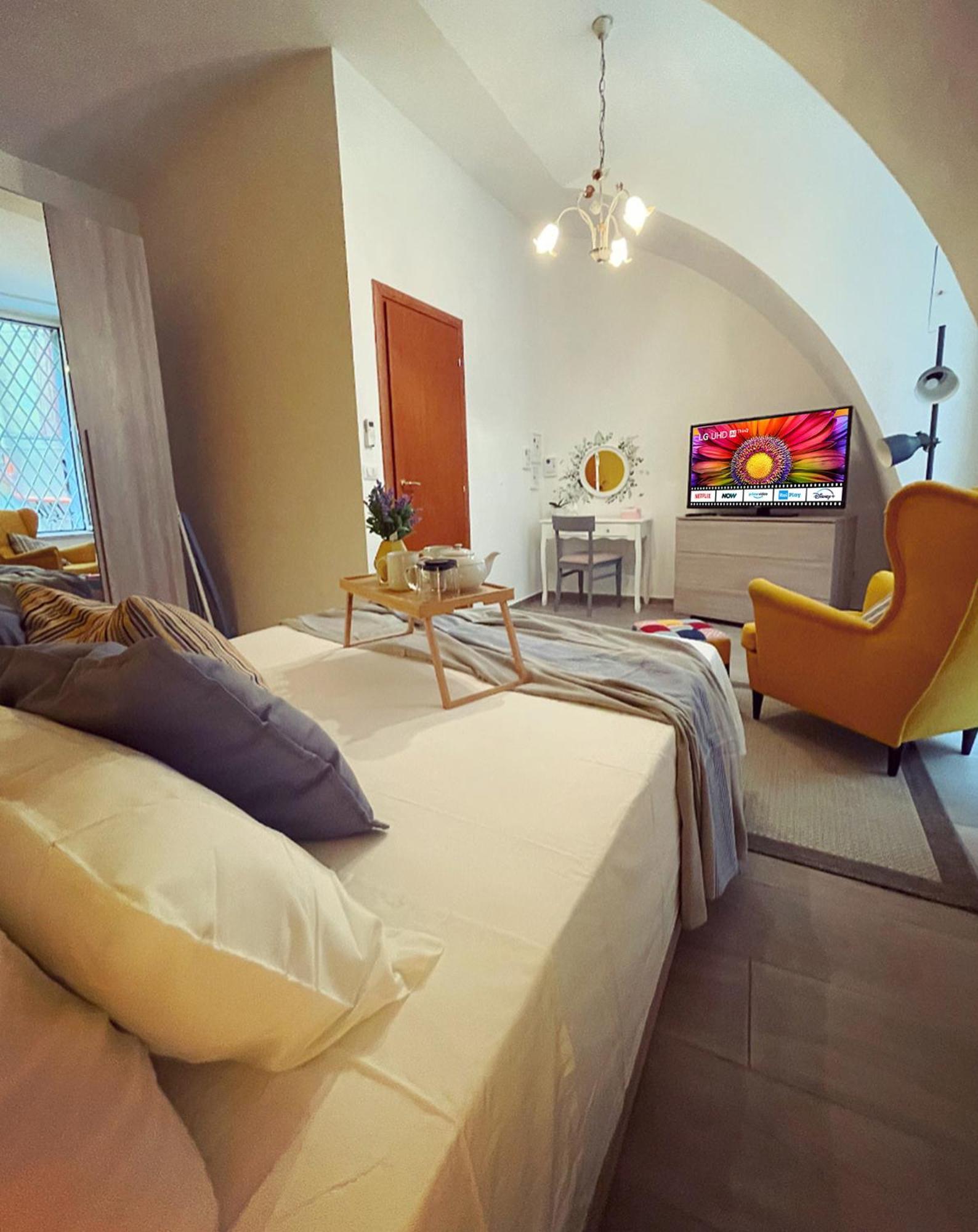 14 Fourteen Apartment Napoli Bagian luar foto