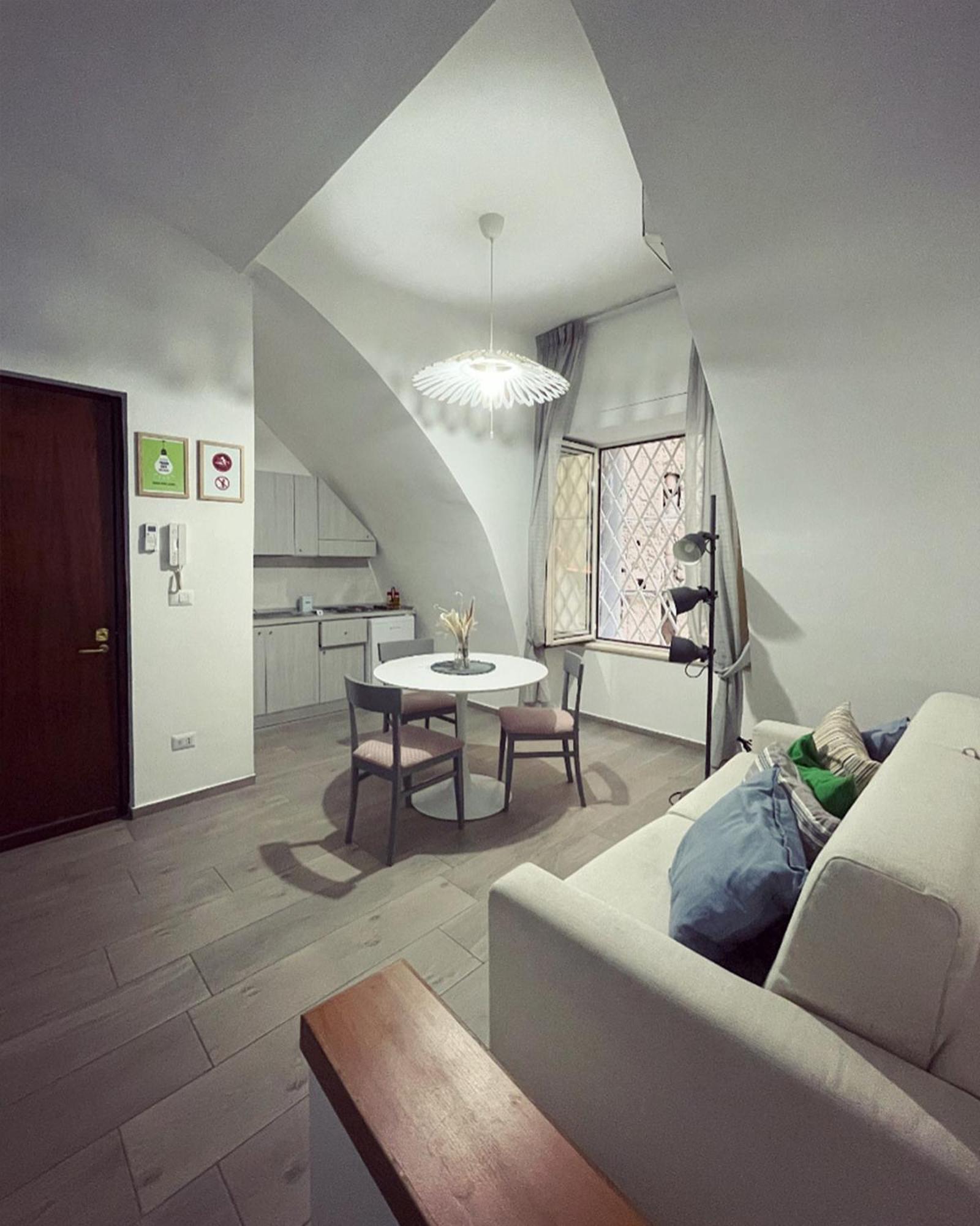 14 Fourteen Apartment Napoli Bagian luar foto